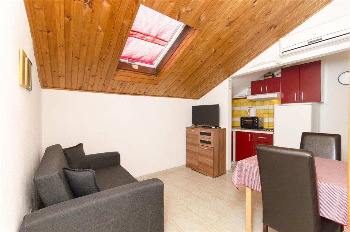Apartmani Banic 포스티라 외부 사진